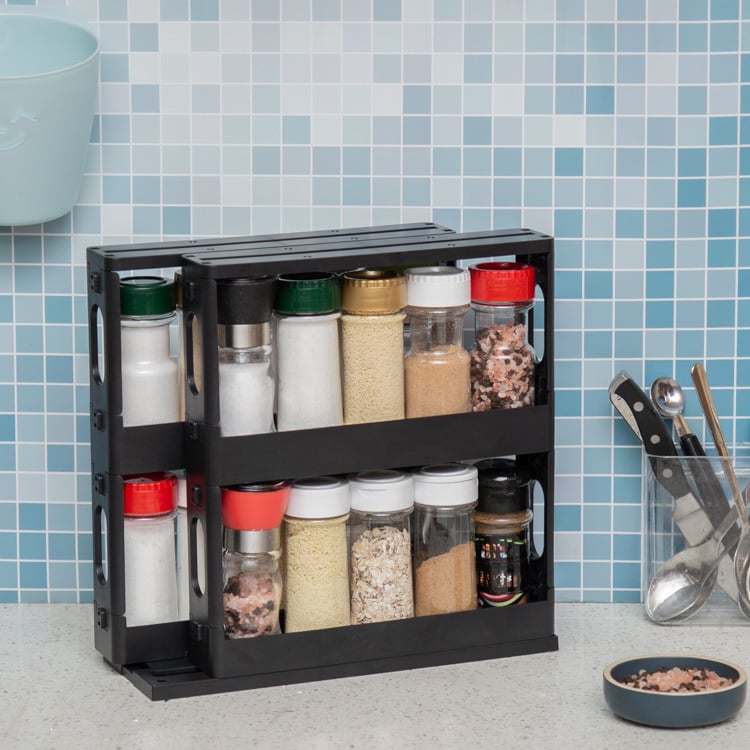 Rotating spice rack for kitchen storage
